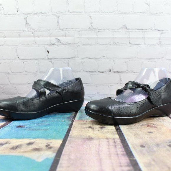 DANSKO  Mary Jane Side Bow Shoes Size 39 / 9 - Picture 2 of 9